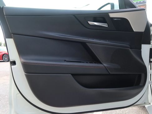 Used 2018 Jaguar XE Prestige image 45