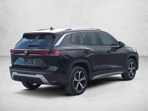 New 2026 Volkswagen Tiguan SE image 5