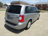 Used 2014 Chrysler Town & Country Touring image 3
