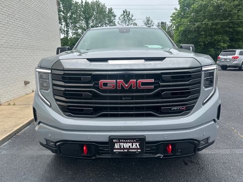 Used 2024 GMC Sierra 1500 AT4 image 2