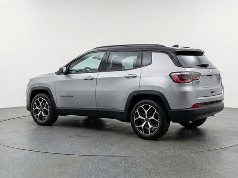 Used 2025 Jeep Compass Limited AWD/4WD image 6