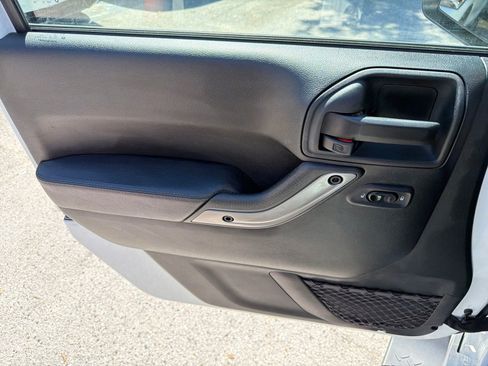 Used 2018 Jeep Wrangler Unlimited Sahara image 20