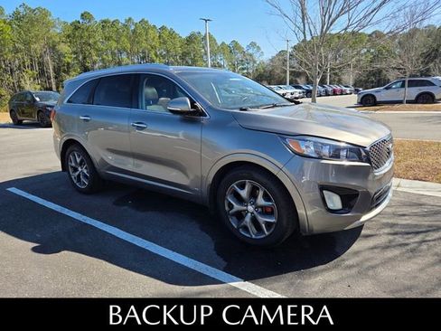 Used 2017 Kia Sorento SX image 3