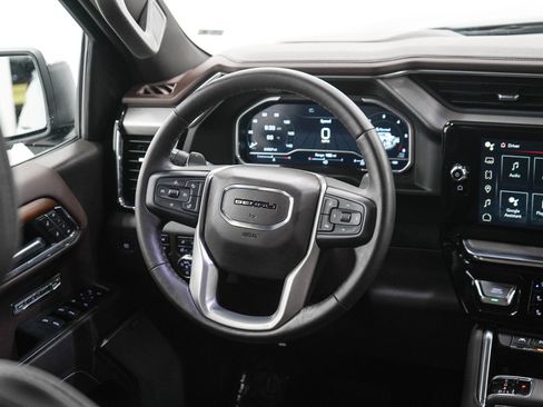 Used 2023 GMC Sierra 1500 Denali w/ Technology Package AWD/4WD image 14