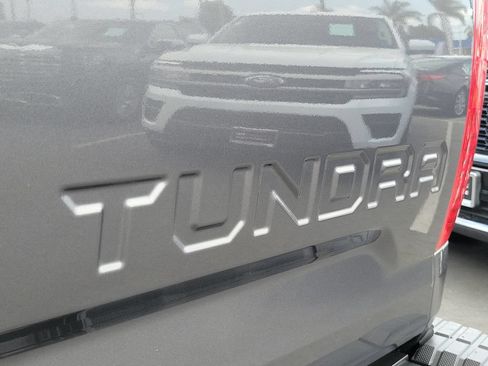Used 2017 Toyota Tundra SR5 AWD/4WD image 7