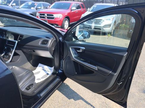 Used 2016 Volvo S60 T5 Premier w/ Convenience Package AWD/4WD image 18