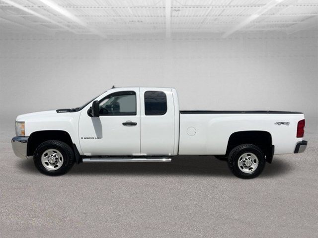 Used 2009 Chevrolet Silverado 2500 W/T AWD/4WD image 2