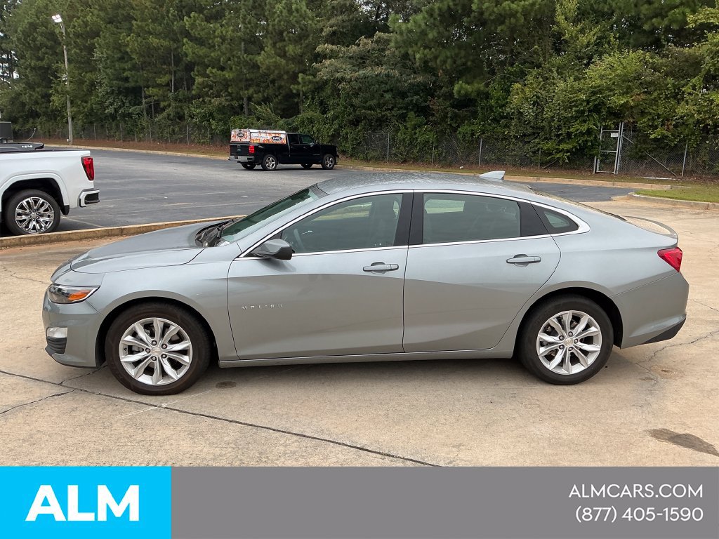 Used 2025 Chevrolet Malibu LT FWD image 2