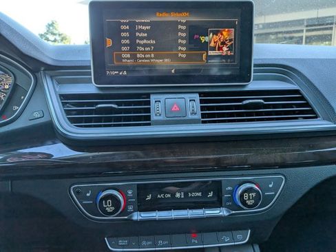 Used 2019 Audi Q5 2.0T Premium Plus w/ Premium Plus Package AWD/4WD image 16