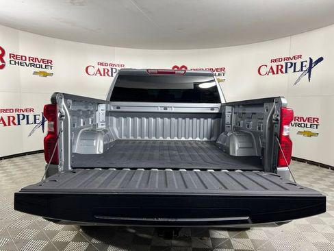 Used 2025 Chevrolet Silverado 1500 Custom image 22