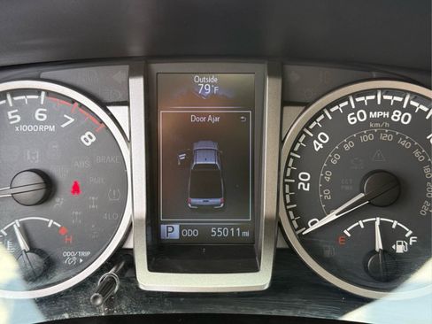 Used 2019 Toyota Tacoma SR5 RWD image 30