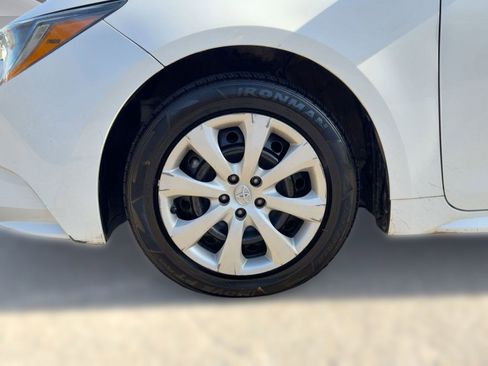 Used 2022 Toyota Corolla LE image 10