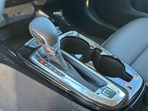 Used 2025 Chevrolet Trax ACTIV image 28