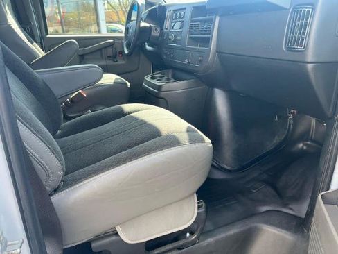 Used 2024 GMC Savana 2500 w/ Driver Convenience Package RWD image 21