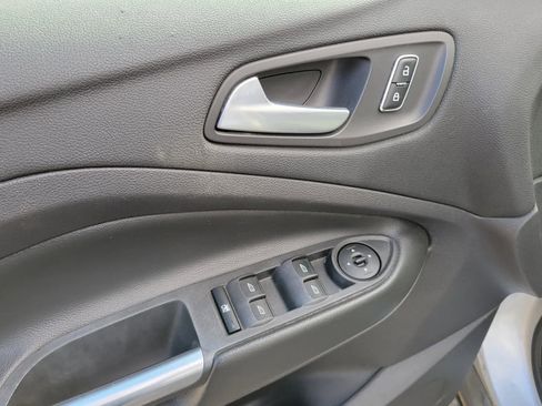 Used 2014 Ford Escape SE FWD image 25