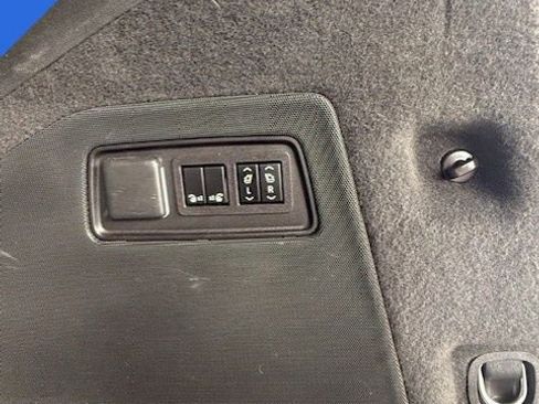 Used 2023 Cadillac Escalade Sport Platinum w/ LPO, ONYX Package image 21