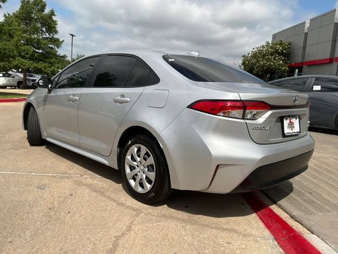 Used 2025 Toyota Corolla LE FWD image 8