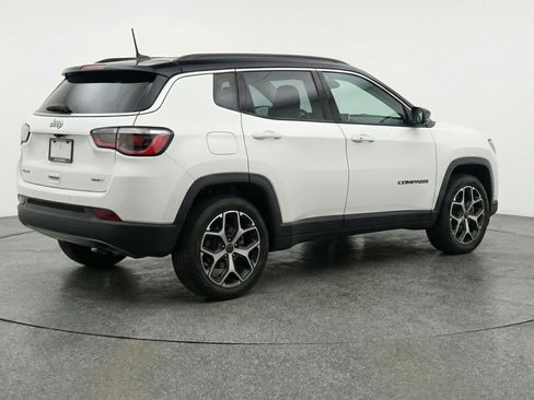 Used 2025 Jeep Compass Limited image 9
