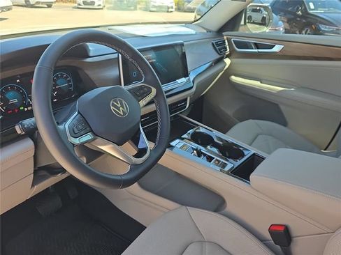 New 2026 Volkswagen Atlas SE FWD image 19
