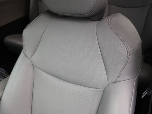 Used 2024 Toyota Sienna XLE image 23