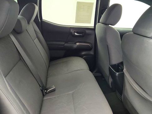 Used 2017 Toyota Tacoma TRD Off-Road image 22