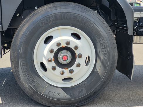New 2026 Isuzu FTR RWD image 10