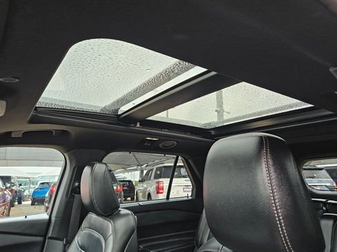 Used 2020 Ford Explorer Limited image 17