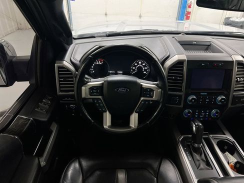 Used 2019 Ford F150 Platinum image 11