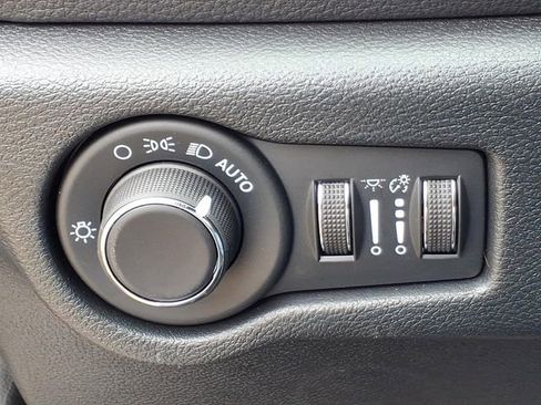 New 2027 Chrysler Pacifica Limited FWD image 22
