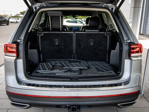 Used 2024 Volkswagen Atlas SE FWD image 17