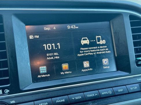 Used 2017 Hyundai Elantra SE FWD image 15