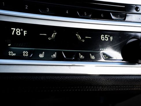 Used 2019 BMW 750i w/ Executive Package image 34