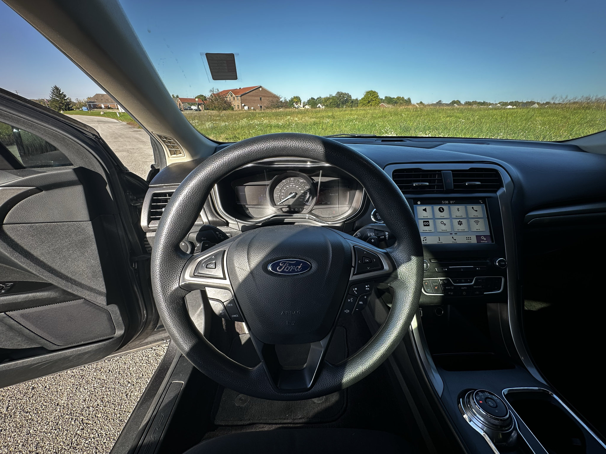 Used 2017 Ford Fusion SE w/ Fusion SE Technology Package FWD image 12