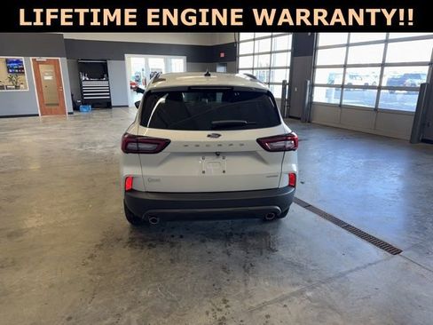 Used 2025 Ford Escape ST-Line w/ Cold Weather Package image 7