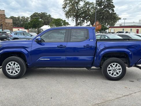 Certified 2025 Toyota Tacoma SR5 image 2