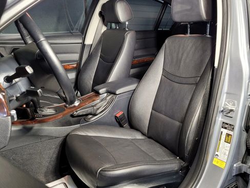 Used 2011 BMW 335i xDrive Sedan image 18