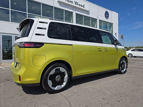 New 2025 Volkswagen ID. Buzz Pro S Plus image 9