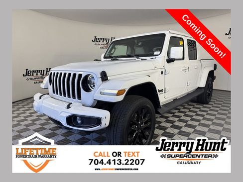Used 2022 Jeep Gladiator Overland AWD/4WD image 1
