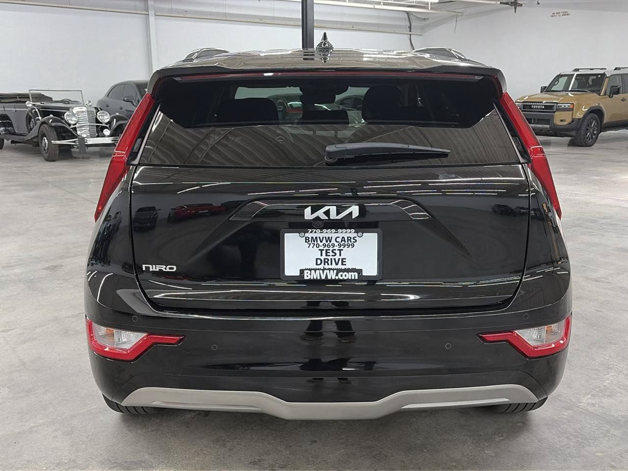 Used 2023 Kia Niro Wind w/ Wind Preserve Package FWD image 9