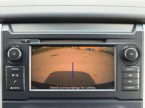 Used 2019 Nissan Titan SV AWD/4WD image 12