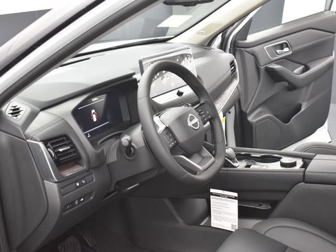 New 2026 Nissan Rogue Platinum w/ Platinum Premium Package AWD/4WD image 7