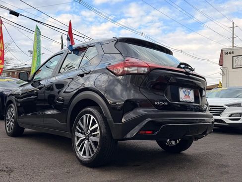 Used 2024 Nissan Kicks SV image 7