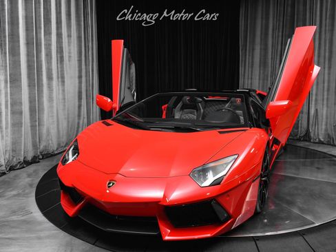 Used 2015 Lamborghini Aventador LP 700-4 AWD/4WD image 2