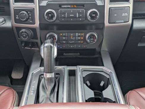 Used 2019 Ford F150 Platinum w/ Equipment Group 701A Luxury AWD/4WD image 20