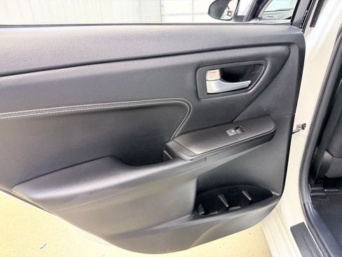 Used 2017 Toyota Camry XLE FWD image 17