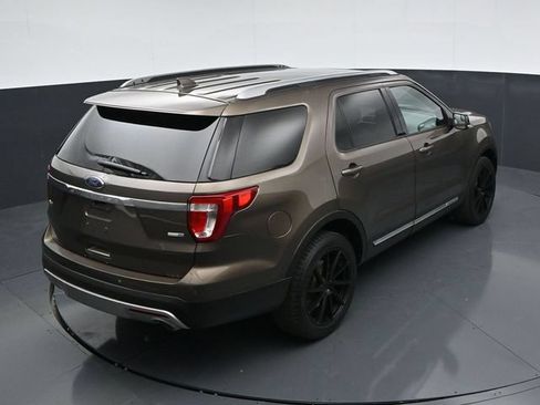 Used 2016 Ford Explorer XLT w/ Equipment Group 202A AWD/4WD image 29