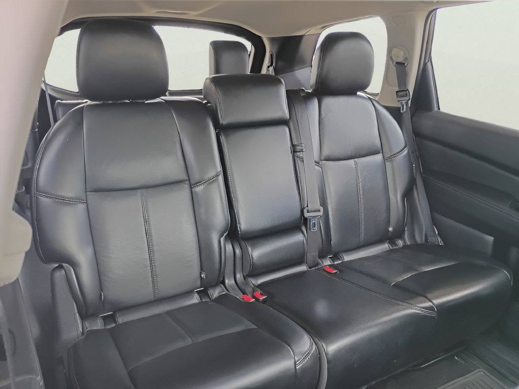 Used 2018 Nissan Pathfinder SL w/ Midnight Edition Package AWD/4WD image 23