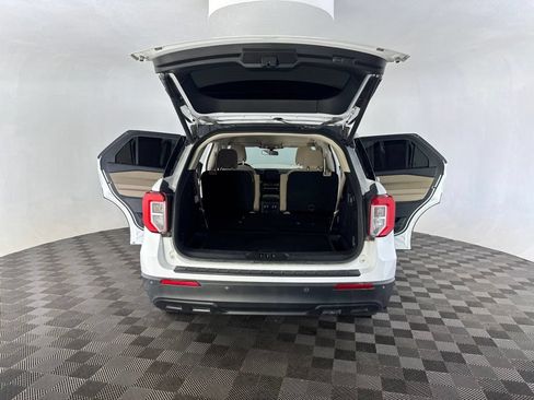 Used 2020 Ford Explorer XLT w/ Comfort Package AWD/4WD image 19