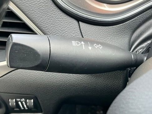 Used 2020 Jeep Cherokee Latitude Plus w/ Cold Weather Group AWD/4WD image 39