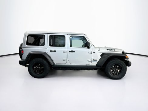 Used 2023 Jeep Wrangler Unlimited w/ Sun & Screen Package AWD/4WD image 10
